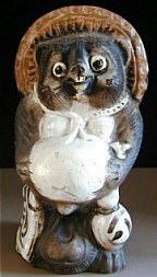 Ceramic Tanuki from Taisho Era (1912-1926). Photo from www.jcollector.com