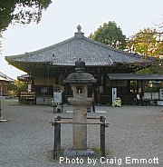 Daianji Hondo, photo by Craig Emmott at TaleofGenji.org