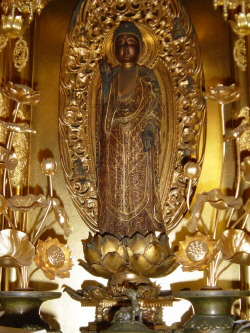 Home altar to Amida at Daimon Sake Brewery in Osaka