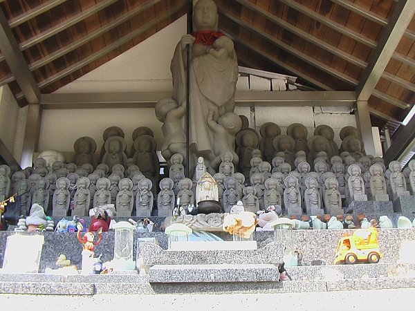 jizo-chousenji-templie-beppu-oita-ken-greg-goodmacher