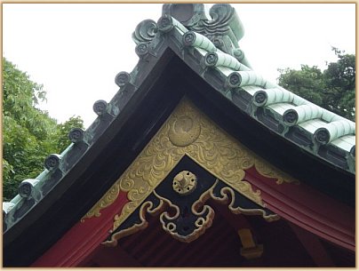 Roof above the purification font (water basin) at Tsurugaoka Hachimangu Shrine in Kamakura Roof above the purification font (water basin) at Tsurugaoka Hachimangu Shrine in Kamakura