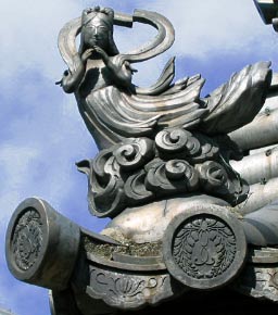 Tennyo -- Temple Roof Ornament at Houenji Temple (Ibaraki) Tennyo -- Temple Roof Ornament at Houenji Temple (Ibaraki)