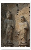 L = Manjusri (Jp. = Monju) Bodhisattva wearing crown; R = Buddha's disciple Ananda (the younger).