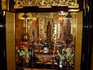 Home altar to Amida at Daimon Sake Brewery in Osaka