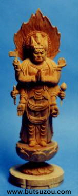 Statue en bois de Batou Kannon, avec l'aimable autorisation de www.butsuzou.com/English/works/bato.html