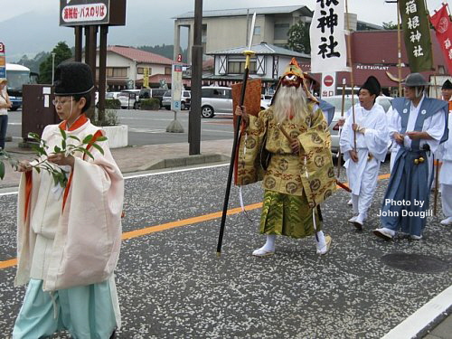 Female Shinto Priest at Hakone Jinja (Kanagawa Pref., near Mt. Fuji). Photo by John Dougill.