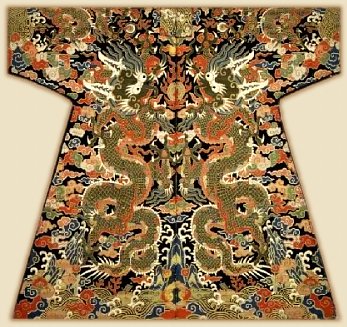 Aristocrat's robe with dragon motifs, China, Qing Dynasty, 17 century, courtesy metmuseum.org