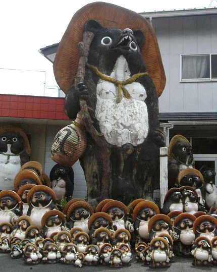Tanuki statues in Shigaraki