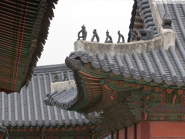 Roof tiles, Gyeongbokgung Palace. Meant to ward off evil and protect against fire. I asked various people (monks, temple administrators, tour guides) about these effigies, but no one could give me a straight answer. 
