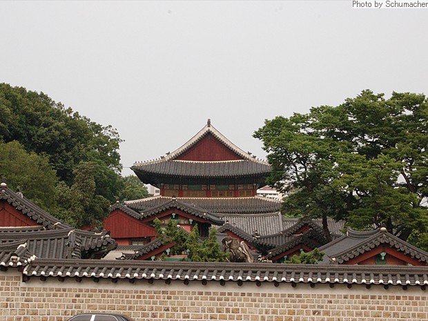 Bukchon Village, Seoul, Korea.
