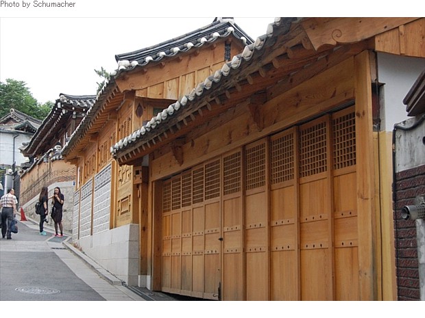 Door, Bukchon Village.