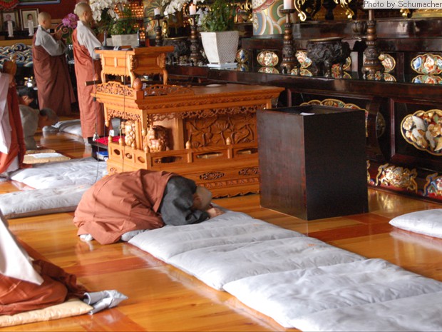 Monks praying at Seokjongsa Temple.