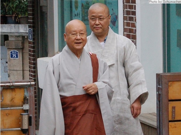 Venerable Jongho (taller monk) and Venerable Inhwan at the Asian Art Museum, Seoul.