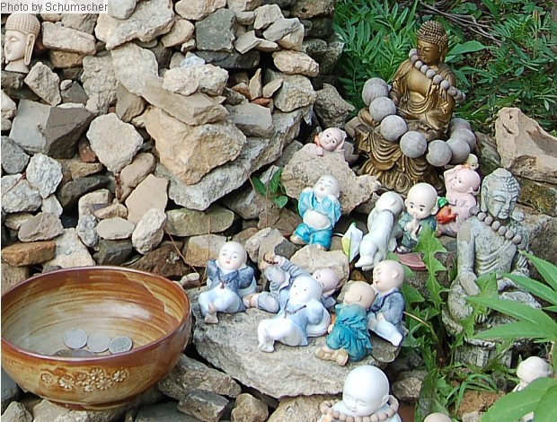 Gapsa Temple. Votive stones and other offerings.